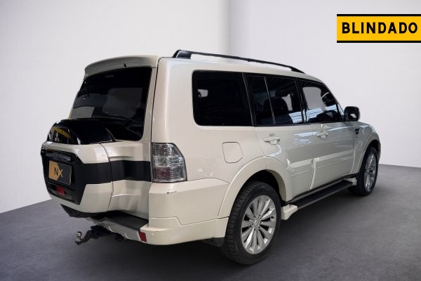 MITSUBISHI PAJERO FULL 3.2 HPE 4X4 16V TURBO INTERCOOLER DIESEL 4P AUTOMÁTICO 2016/2017 MITSUBISHI PAJERO FULL 3.2 HPE 4X4 16V TURBO INTERCOOLER DIESEL 4P AUTOMÁTICO 2016/2017